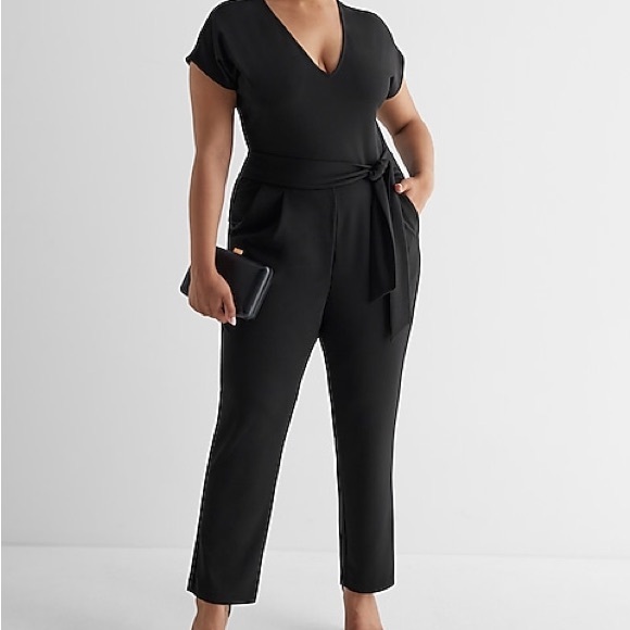 Express V-Neck Tie Waist Straight Leg Jumpsuit Black NWT - Picture 1 of 10